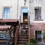 Loft V Tovarne Mastnych Apartament