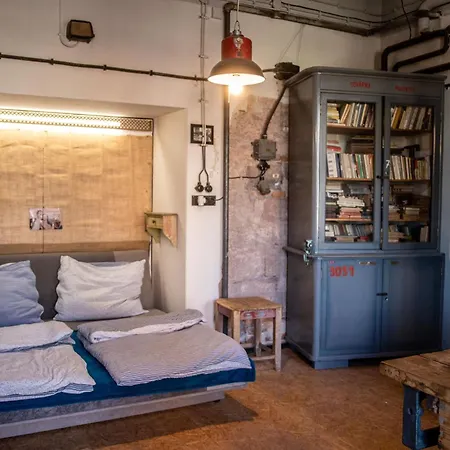 شقة Loft V Tovarne Mastnych