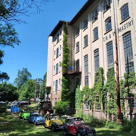 Loft V Tovarne Mastnych شقة